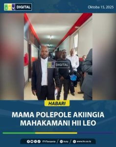 #HABARI: Mama mzazi wa aliyekuwa Balozi wa Tanzania nchini Cuba, Humphrey Polepole, Bi Anna Mary Polepole akiwa baadhi ya ndugu …