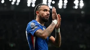 Tetesi za soka Ulaya Alhamisi: Man United yamwania Malo Gusto wa Chelsea