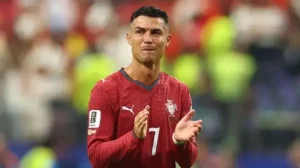 Kombe la Dunia 2026: ‘Anazunguka uwanjani kama mzee’: Ronaldo akosolewa baada ya Ureno kuondolewa