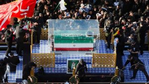 Maelfu watembea kufuatilia mazishi ya Khamenei kuingia Iraq
